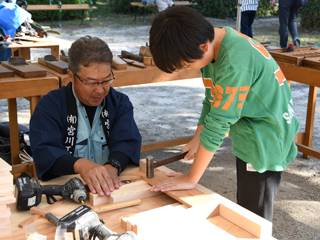 体験：大工さんに挑戦！