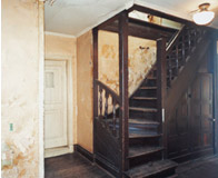 階段（2階から3階）